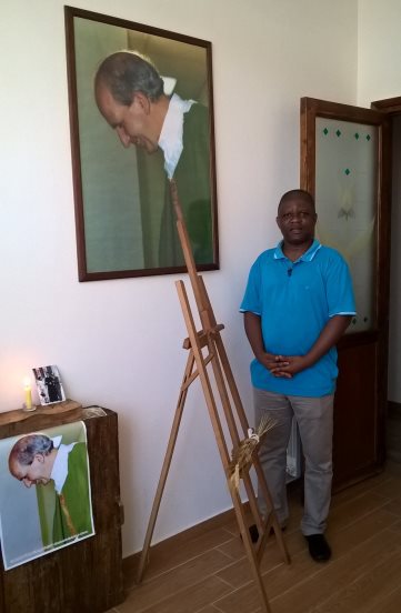 Padre Pancras dal Benin in visita presso la Casa-Museo per motivi di studio
