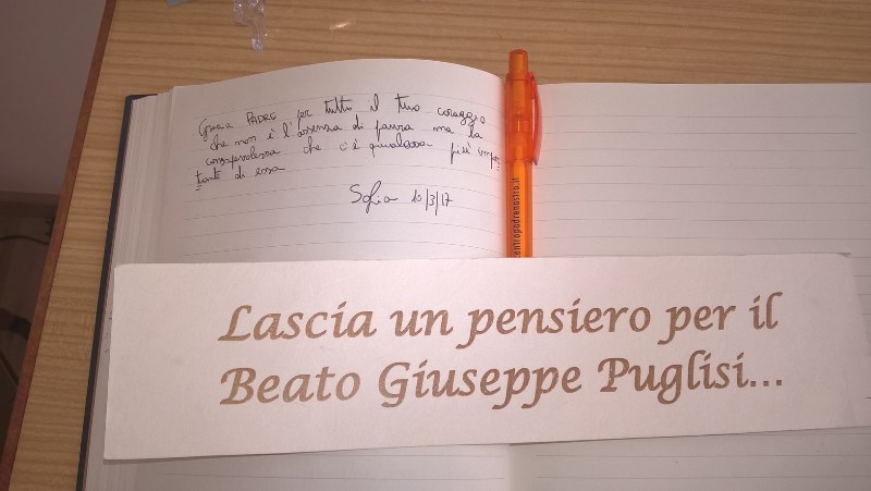 I pensieri scritti nel libro dei visitatori della Casa-Museo del Beato Giuseppe Puglisi