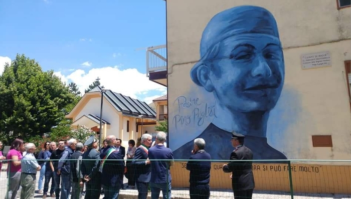 Inaugurazione di un murales raffigurante padre Puglisi a Prizzi