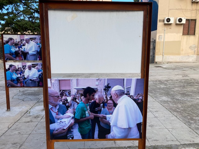 Altra foto vandalizzata a piazzetta Beato Padre Pino Puglisi