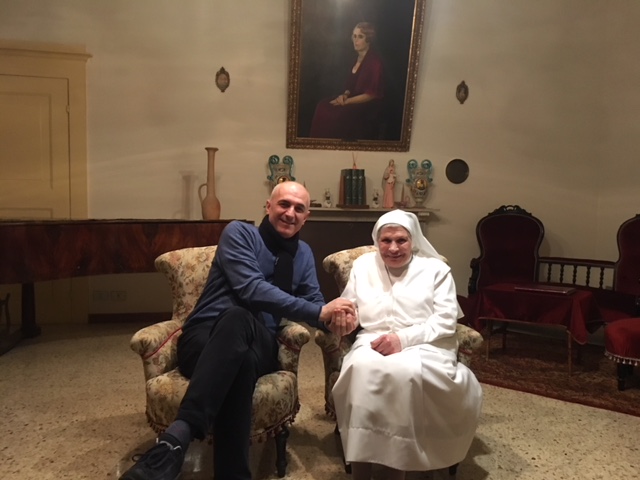 Maurizio Artale incontra Suor Alda Scarantino a Sinalunga. Affianc don Pino Puglisi nella gestione del Centro di Accoglienza Padre Nostro