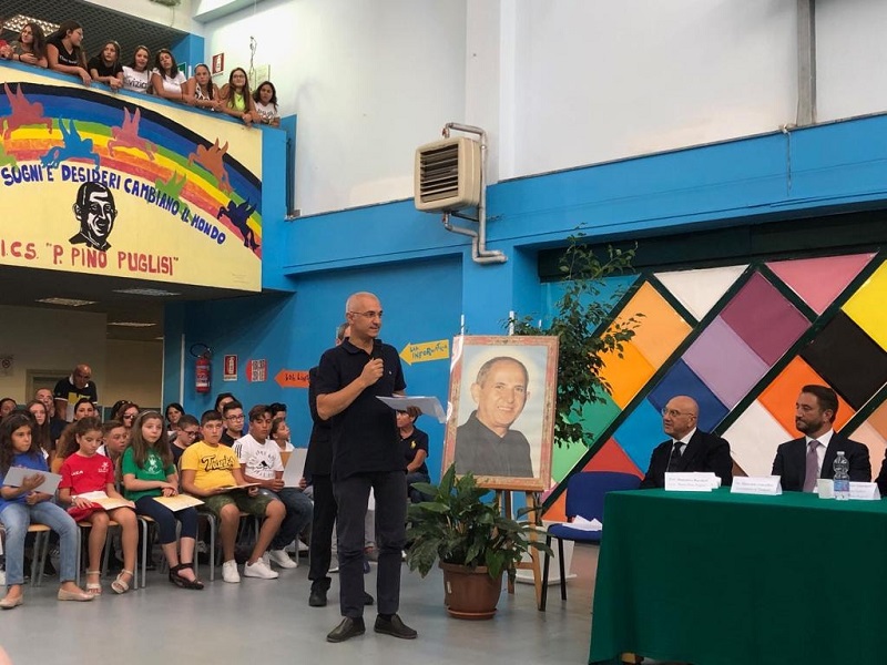 Maurizio Artale all'inaugurazione dell'anno scolastico all'I.C.S. 'Padre Pino Puglisi'