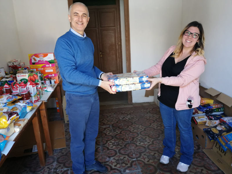 Gesti di solidariet al Centro di Accoglienza Padre Nostro: donazione alimentare da parte dei genitori dell'Istituto Comprensivo Vittorio Emanuele III di Palermo