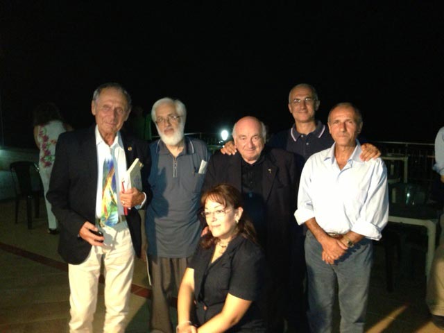 Foto di gruppo con Maurizio Artale e gli intervenuti al Talk Show