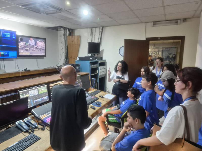 Giovani del laboratorio di giornalismo a TRM