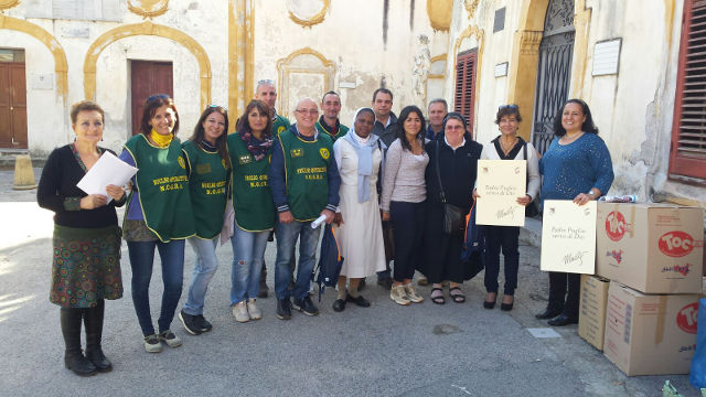 L'Associazione Nofriu e Virticchiu di Santa Flavia dona giocattoli ai bambini del Centro di Accoglienza Padre Nostro