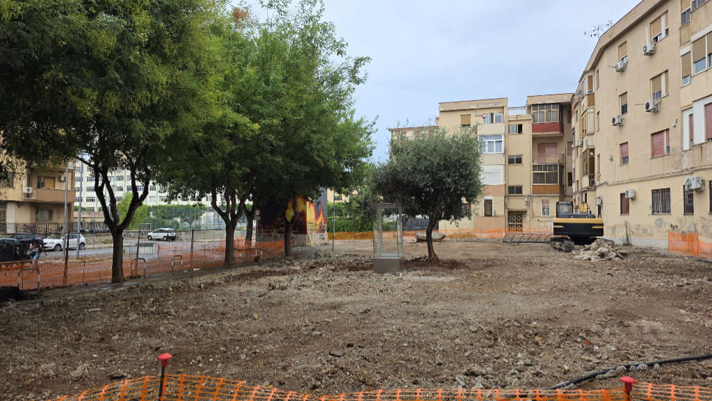 I lavori per il restyling di piazzetta Beato Padre Pino Puglisi